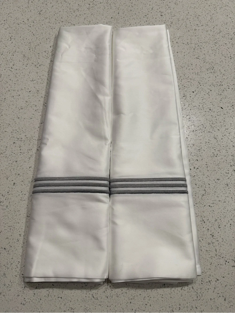 Restoration Hardware Italian Hotel White Pillow triple satin stitch Set 2 King